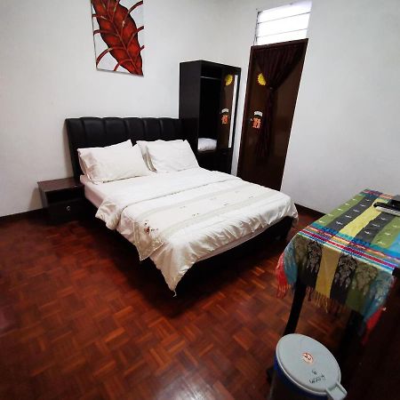 Dou Houz Gurney Hotel จอร์จทาวน์ ภายนอก รูปภาพ