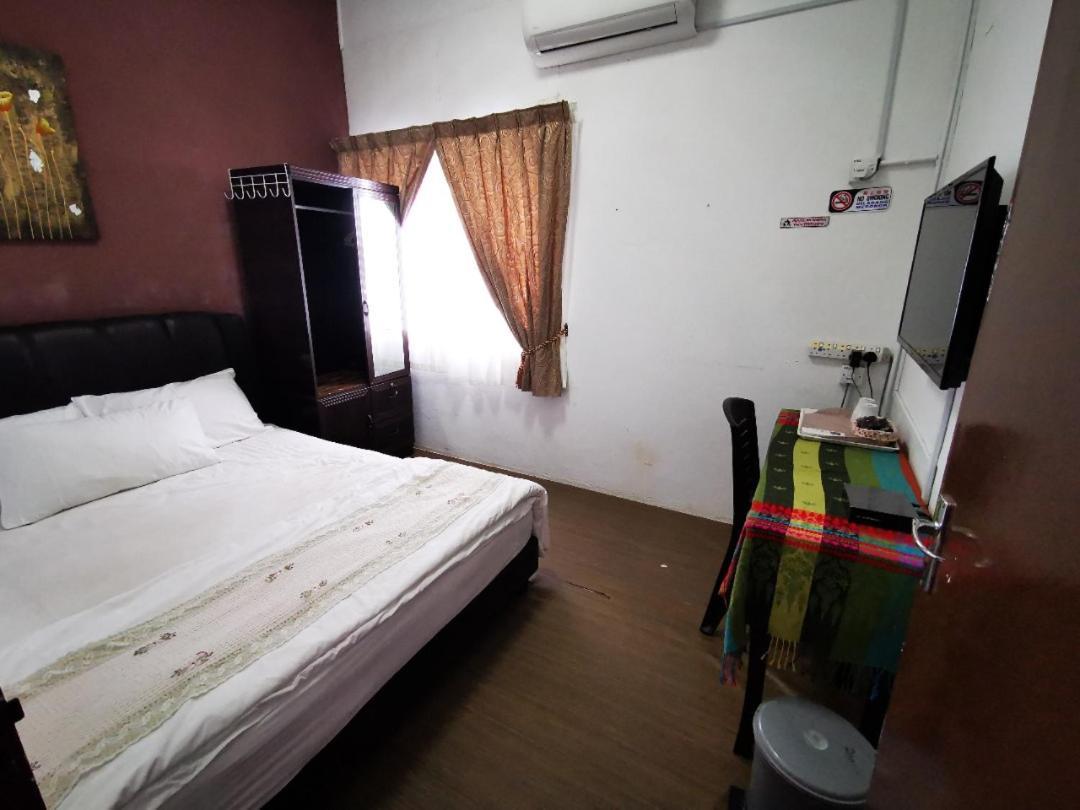 Dou Houz Gurney Hotel จอร์จทาวน์ ภายนอก รูปภาพ