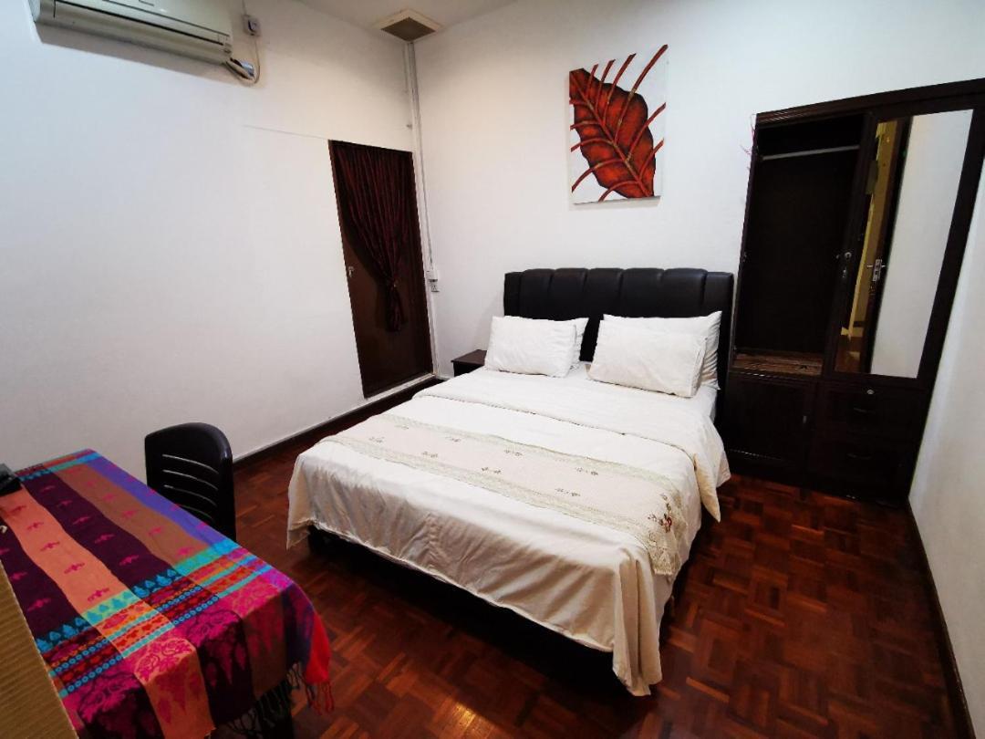 Dou Houz Gurney Hotel จอร์จทาวน์ ภายนอก รูปภาพ