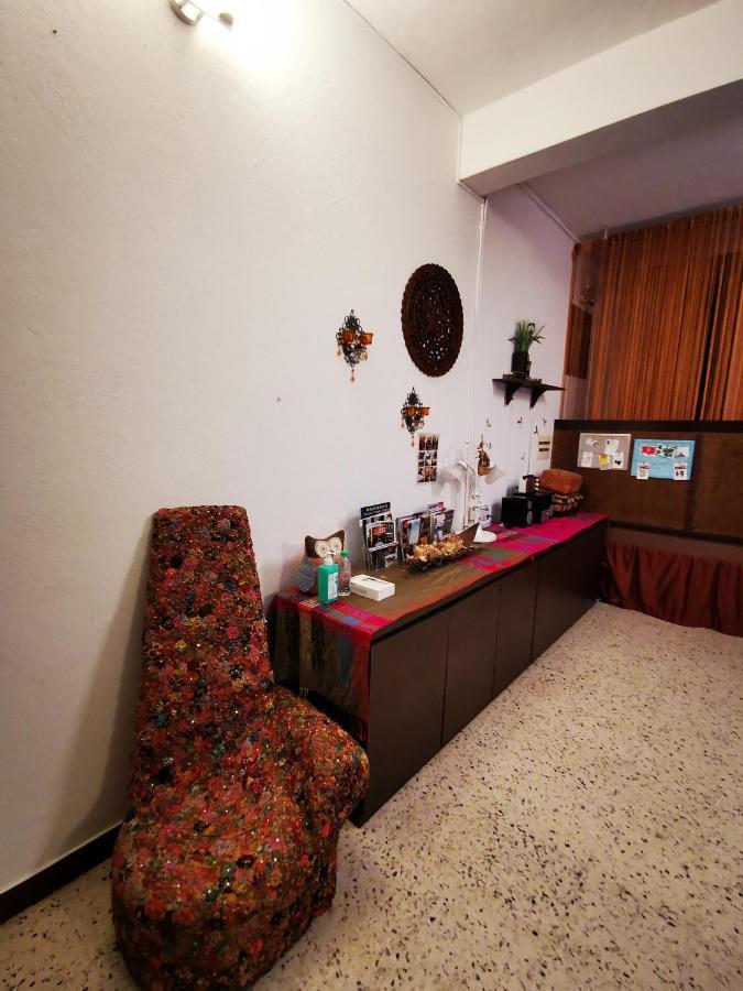 Dou Houz Gurney Hotel จอร์จทาวน์ ภายนอก รูปภาพ
